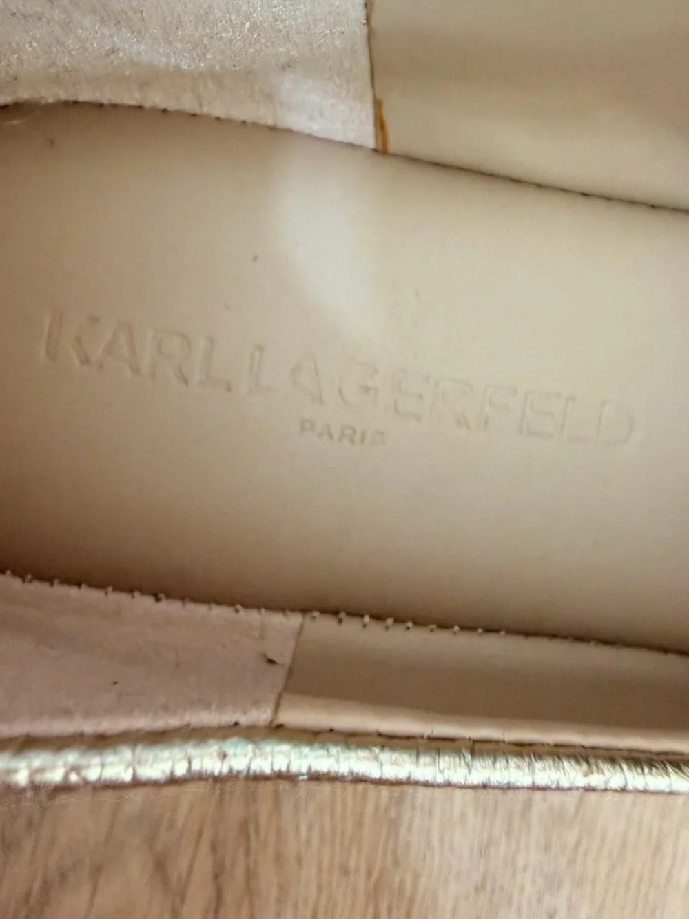 Karl Lagerfeld Paris Bri Gold Metallic Platform Crystal Loafers Size 9 VGUC